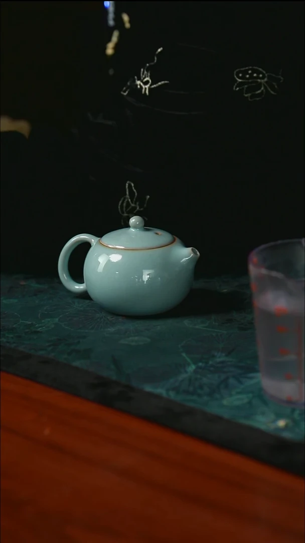 小西施壶 支钉 开片一级品  150毫升