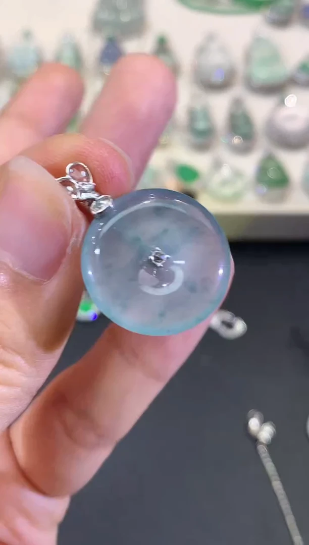 吊坠(不含链)18K金镶嵌翡翠B89