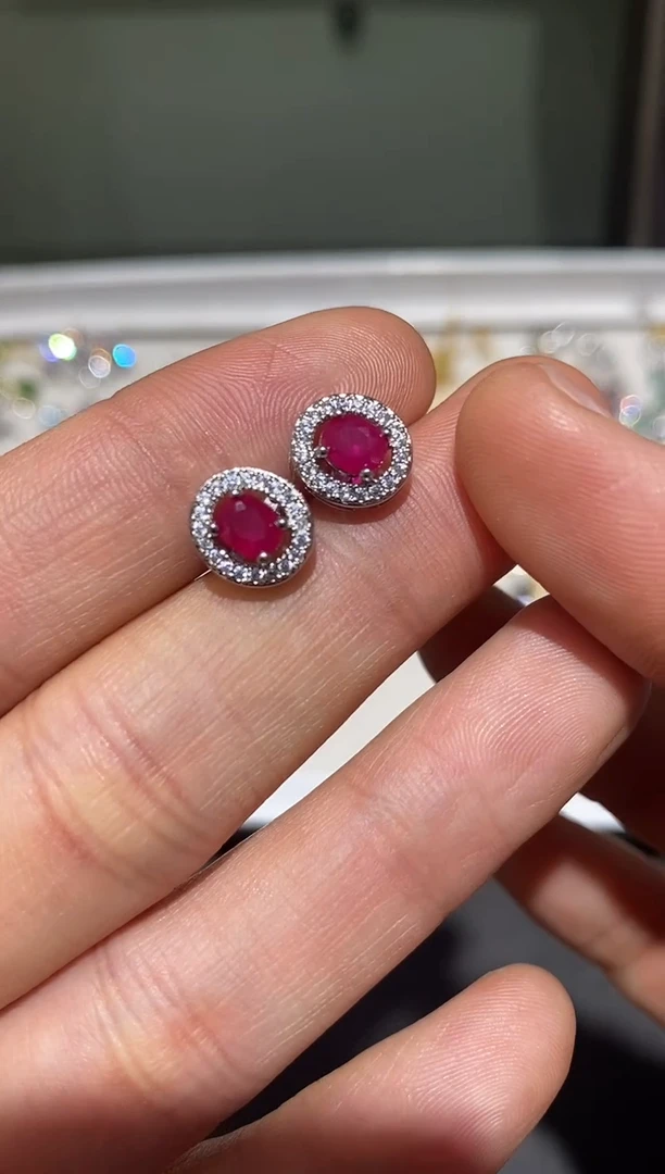 银S925镶嵌耳饰红宝石耳钉