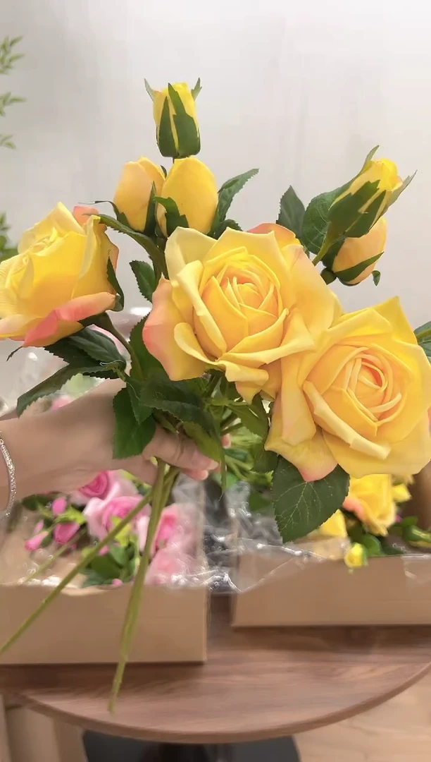 3枝黄色手感保湿妃子玫