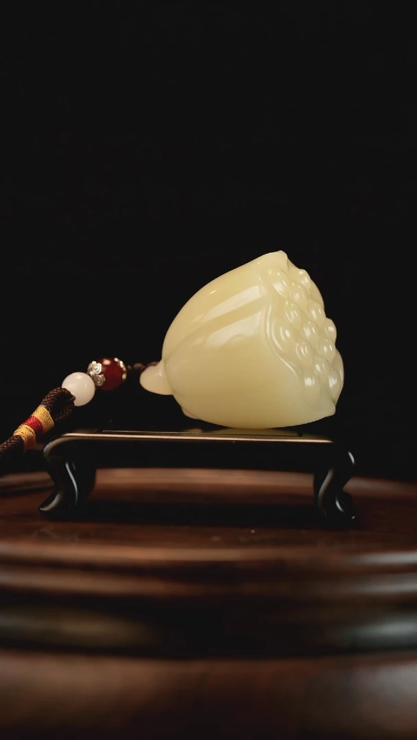 云南石竹叶青雕刻：莲蓬