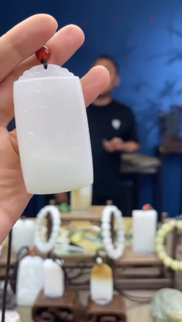 和田玉未镶嵌颈饰1