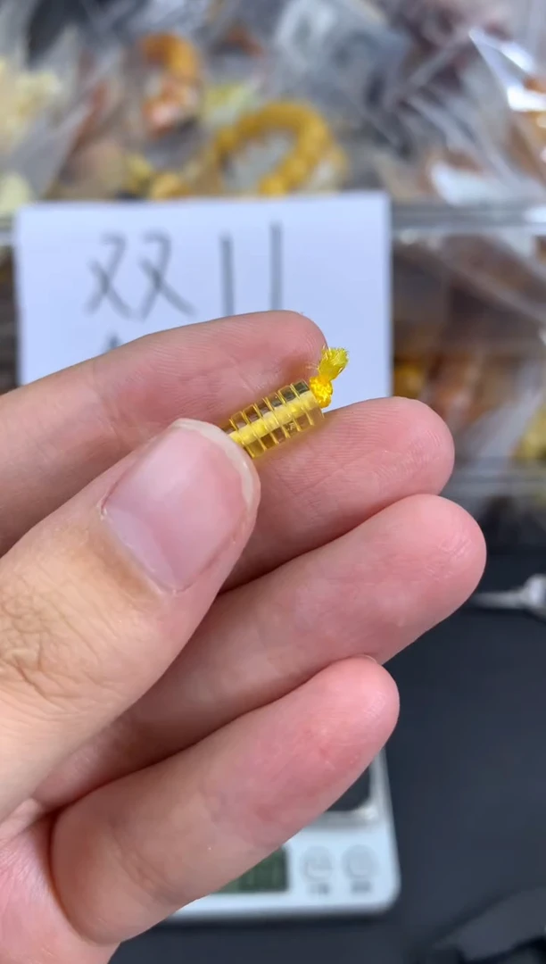 蜜蜡未镶嵌珠宝奇石77