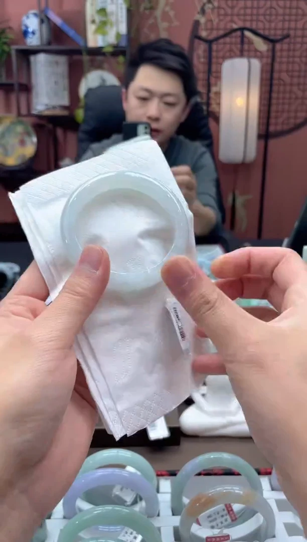 未镶嵌手镯翡翠6405******