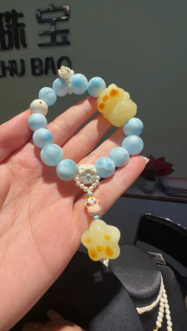 琥珀未镶嵌珠宝奇石小胖猪手串