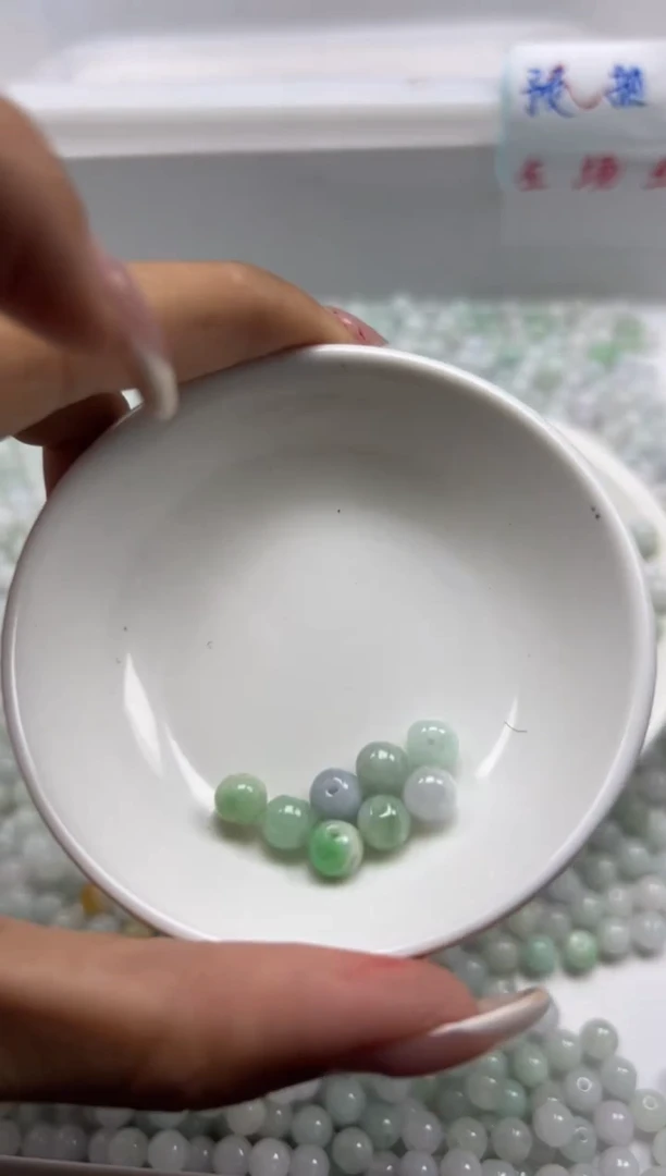 翡翠未镶嵌颈饰x1386翡翠6mm*30颗