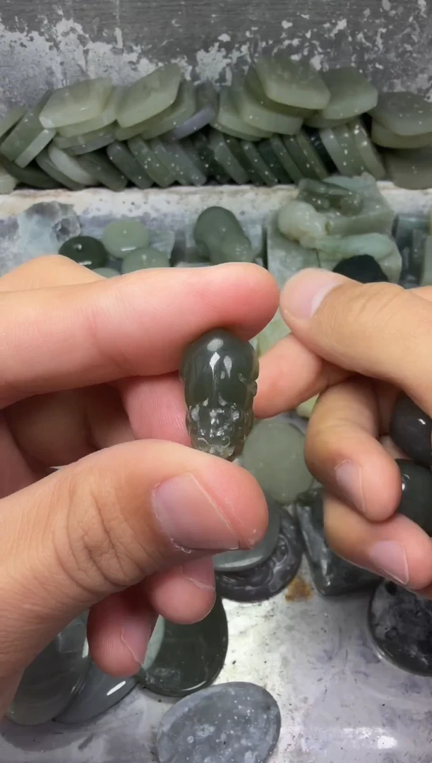 颈饰未镶嵌和田玉貔貅