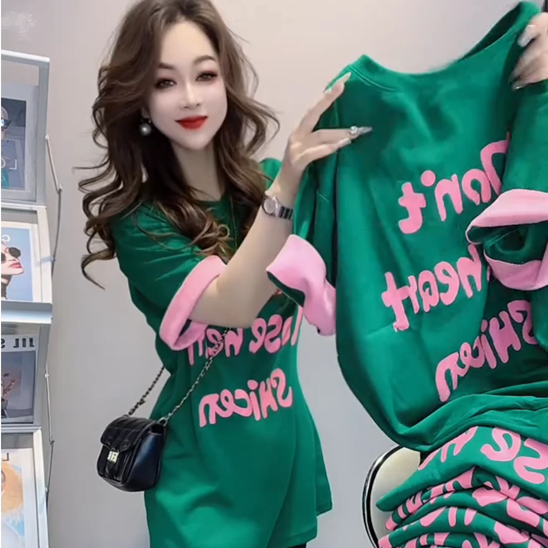 【芊莱】2025新款中长款宽松显瘦印花字母拼接撞色袖口短袖