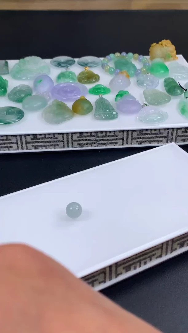 【闪购商品】翡翠挂件未镶嵌翡翠