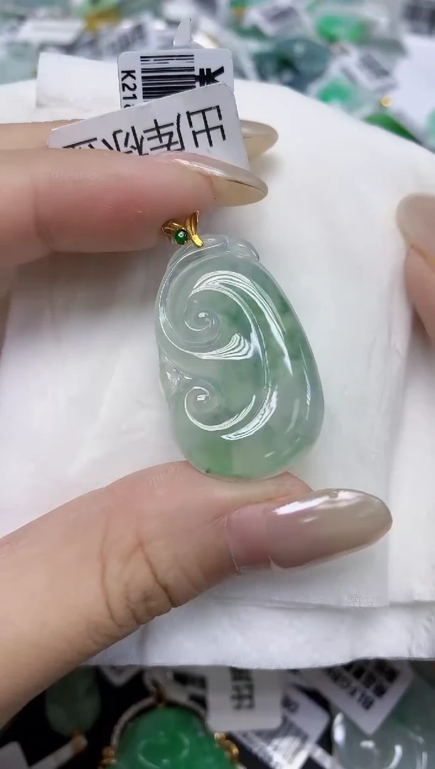 翡翠18K金镶嵌颈饰天然缅甸翡翠A货