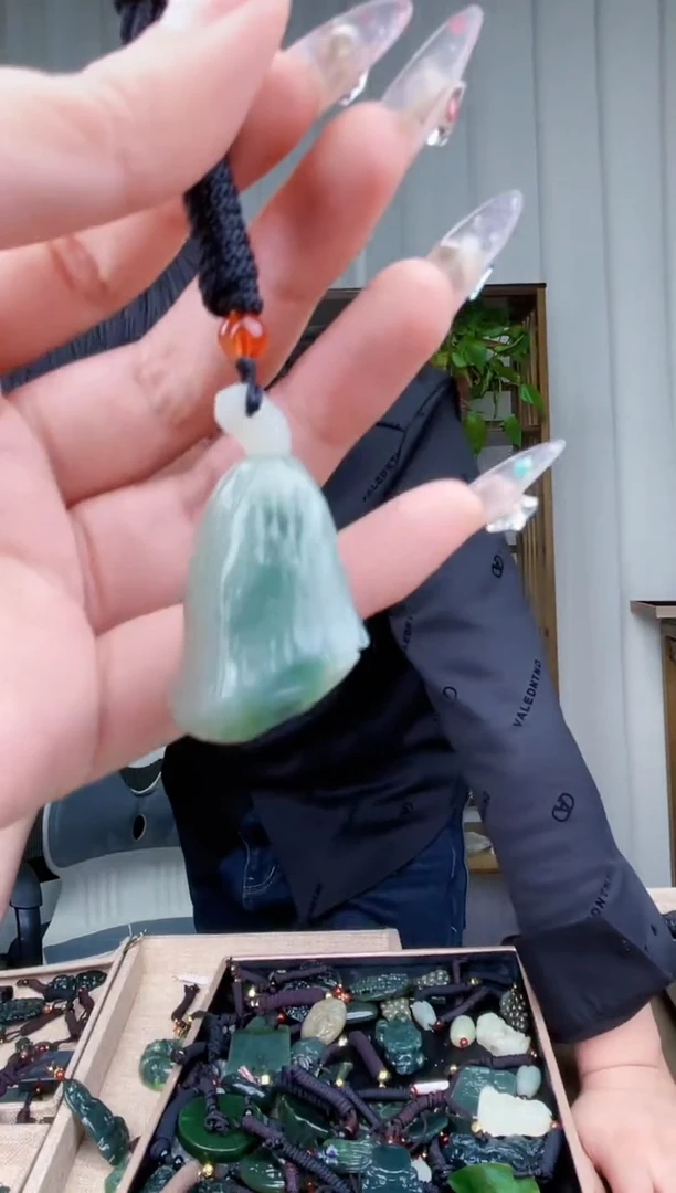 【闪购商品】和田玉挂件未镶嵌拍一发一，多样性发货！