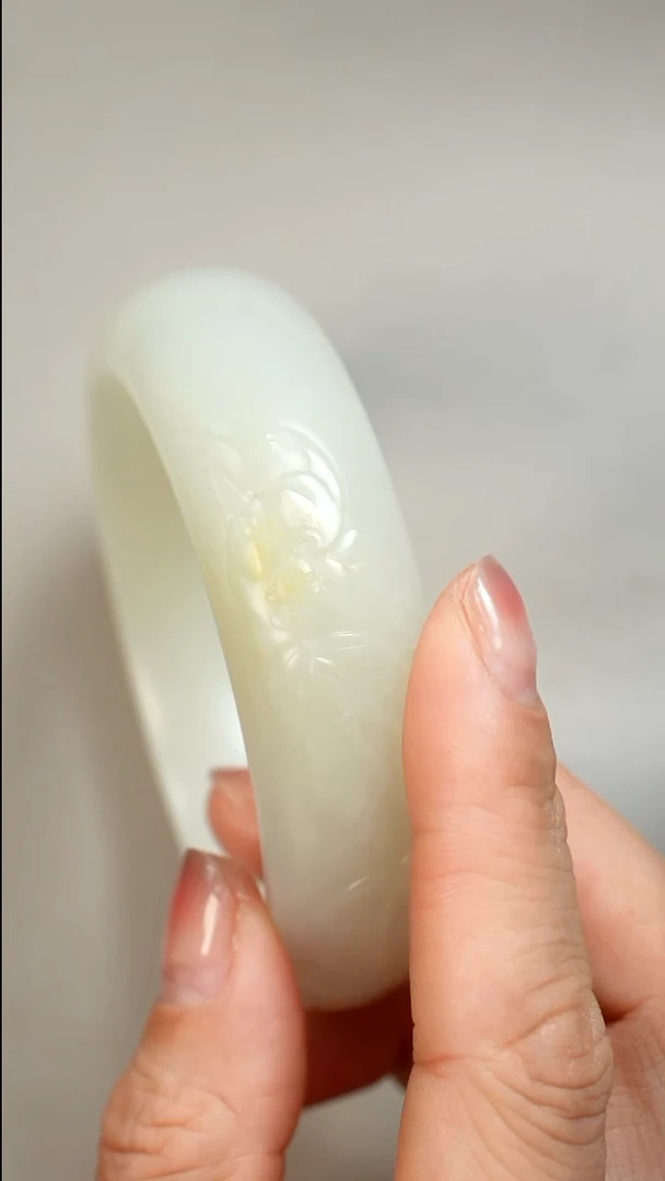 未镶嵌和田玉挂件手镯