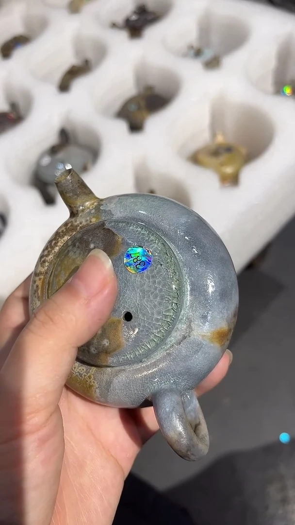 壶387号容量120-130ML有取钉痕迹