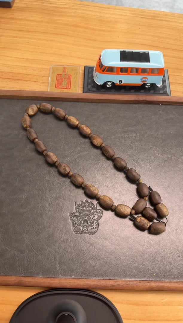 【闪购商品】沉香吊坠乌身大留疤手持双圈34g+