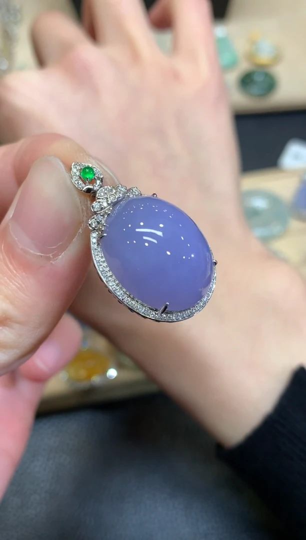 【闪购商品】翡翠颈饰18K金镶嵌蛋面【无服务费】