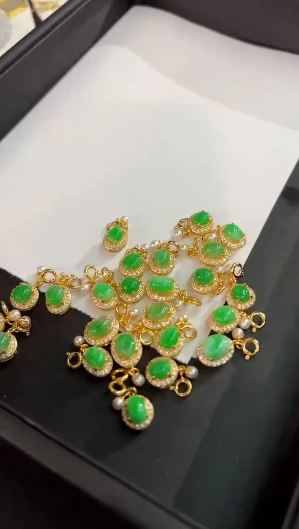 翡翠未镶嵌吊坠(不含链)蛋面/缅料A货/多样性发货/一件