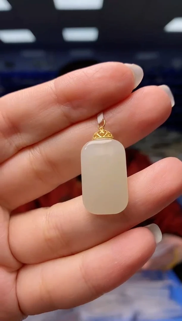 【闪购商品】和田玉吊坠(不含链)18K金镶嵌  DZ4383