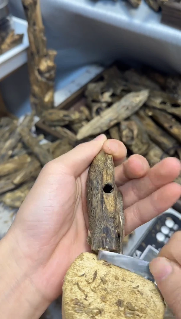 沉香沉香碎屑白棋