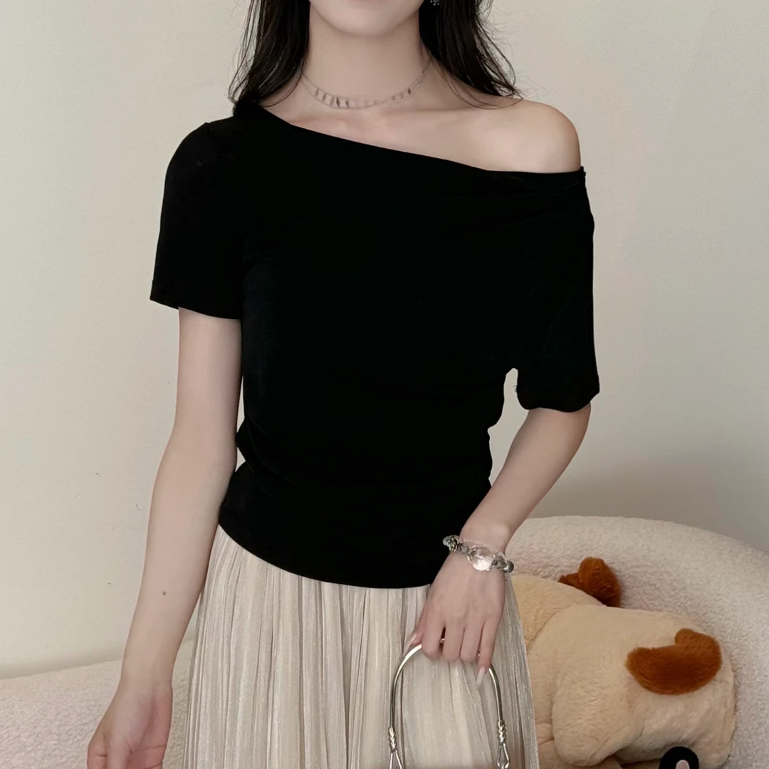 蔡小姐2025春夏穿搭新款韩系显瘦一字肩T恤百搭弹力修身上衣女