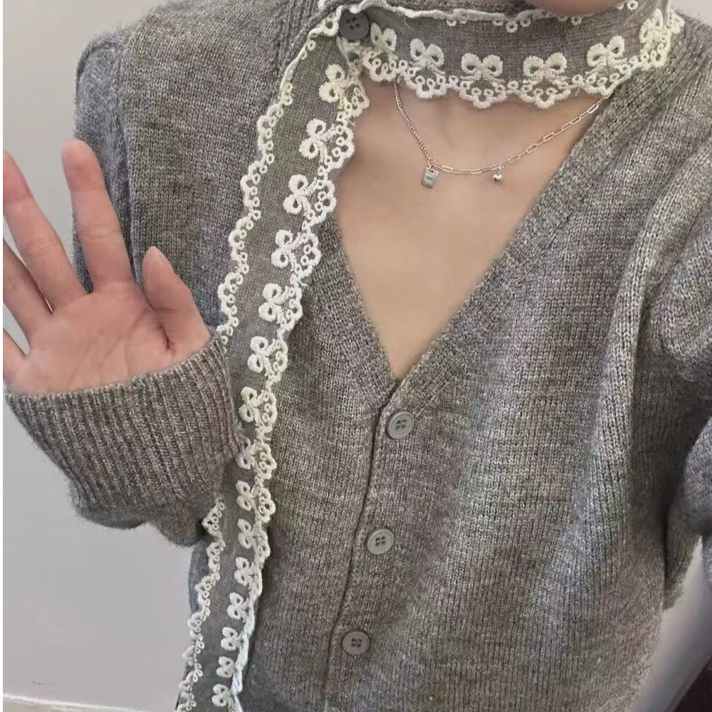 2024冬季新款V领长袖短款系扣拼接蕾丝飘带毛衣女单穿打底衫气质