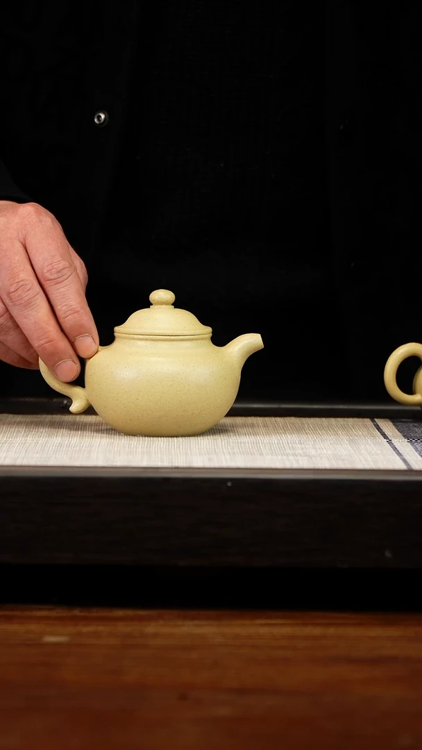 茶壶紫砂本绿莲子