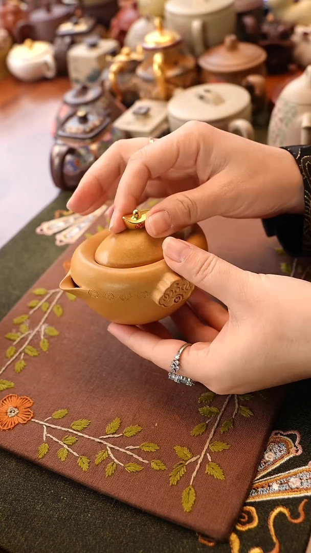茶壶紫砂元宝手抓
