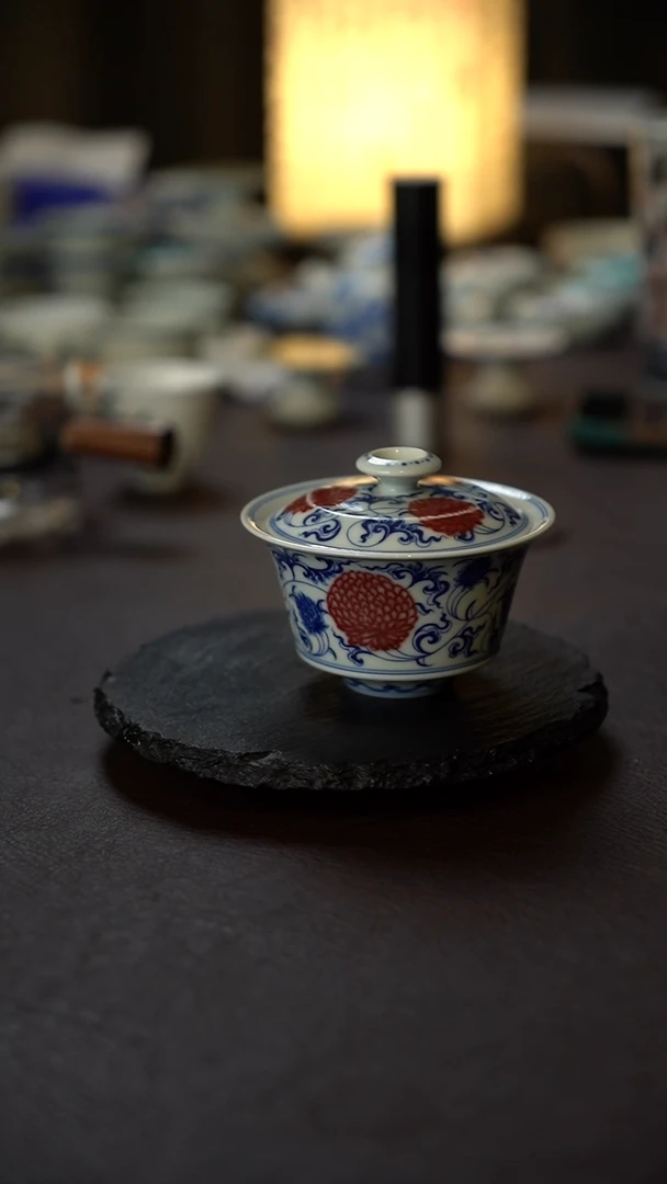 （微瑕）全手绘青花釉里红荔枝盖碗