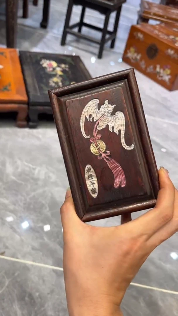 木福在眼前抽拉盒