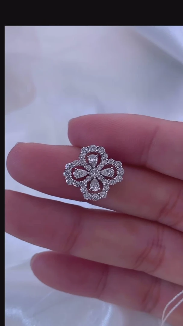 铂Pt950镶嵌实验室培育钻石Pt950铂金0.882克拉lp培育钻石吊坠