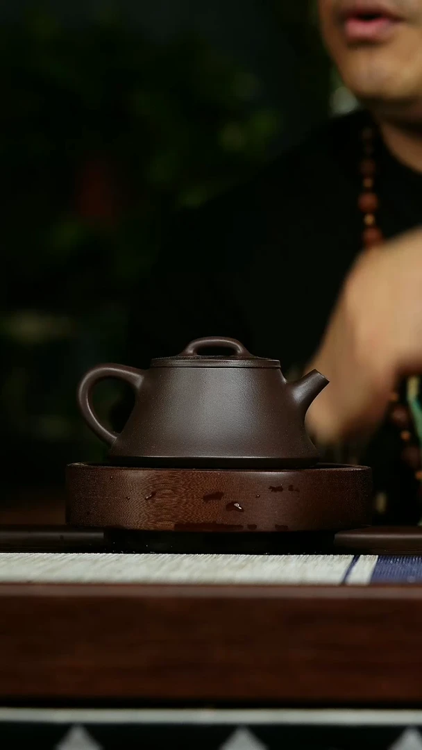 茶壶紫砂j35紫茄泥光器柱础壶*魏顺妹