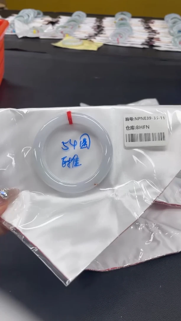 未镶嵌手镯翡翠翡翠手镯