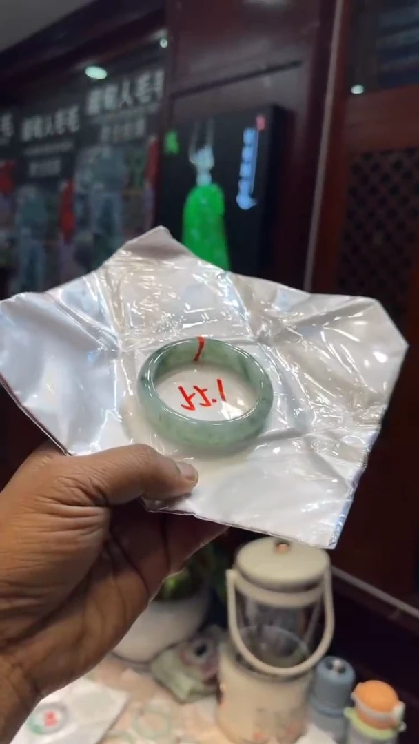 未镶嵌手镯翡翠手镯