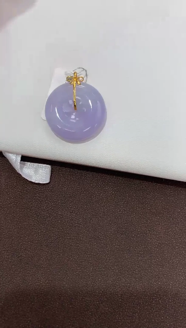 翡翠18K金镶嵌颈饰天然缅甸a货翡翠