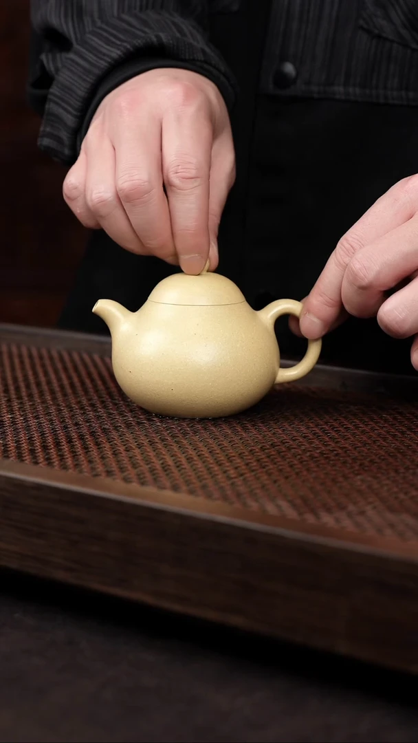 【闪购商品】紫砂茶壶本绿唐梨