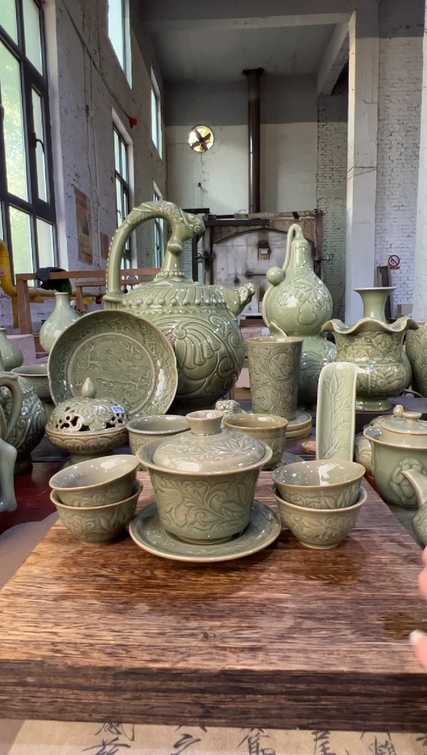 微瑕耀州窑莲纹三才盖碗+莲纹小杯4