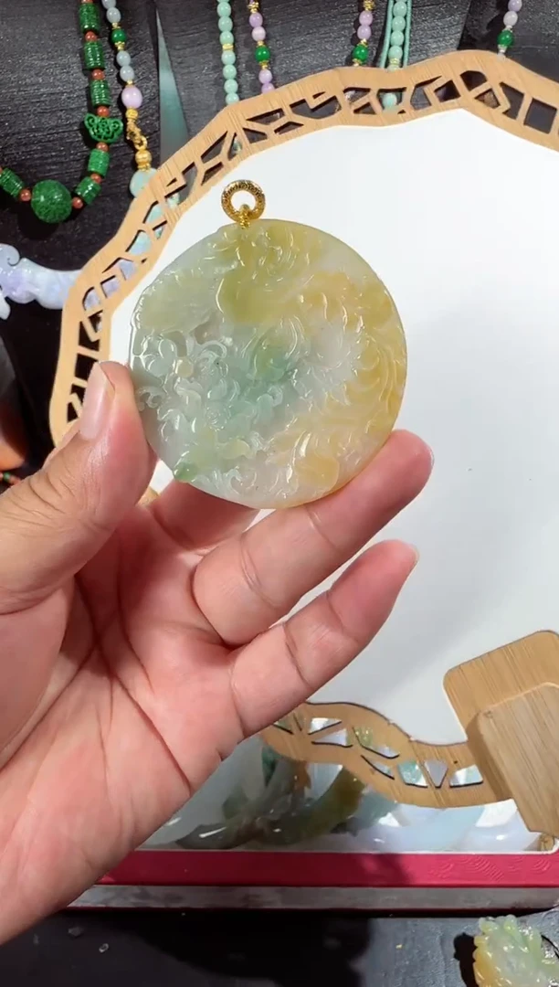 颈饰未镶嵌翡翠吊坠