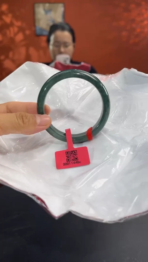 未镶嵌手镯翡翠翡翠手镯（微瑕）54