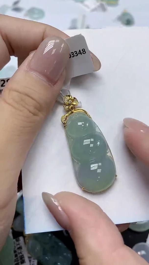 翡翠18K金镶嵌颈饰天然缅甸翡翠A货