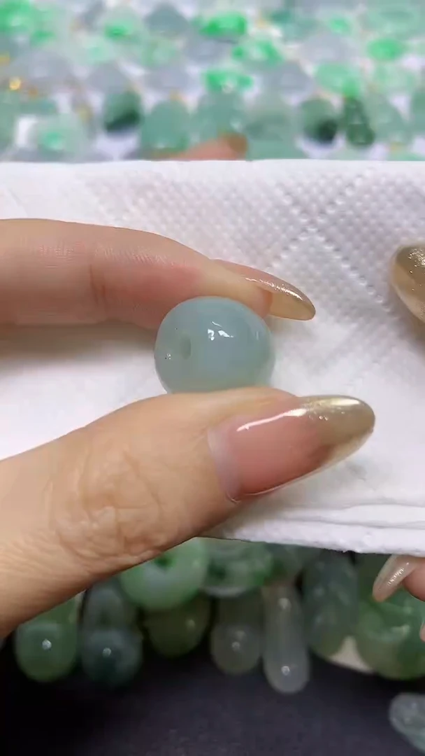颈饰未镶嵌翡翠A货