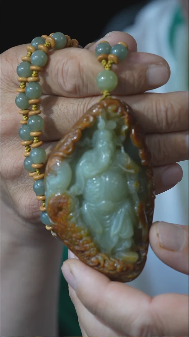 和田玉未镶嵌颈饰关公