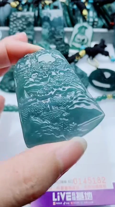 颈饰未镶嵌翡翠                  多样性发其1一