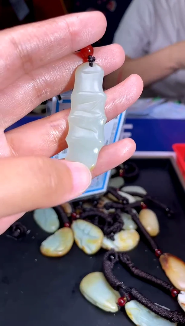 和田玉未镶嵌挂件1