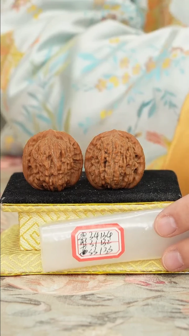 【闪购商品】文玩核桃把件一代楼