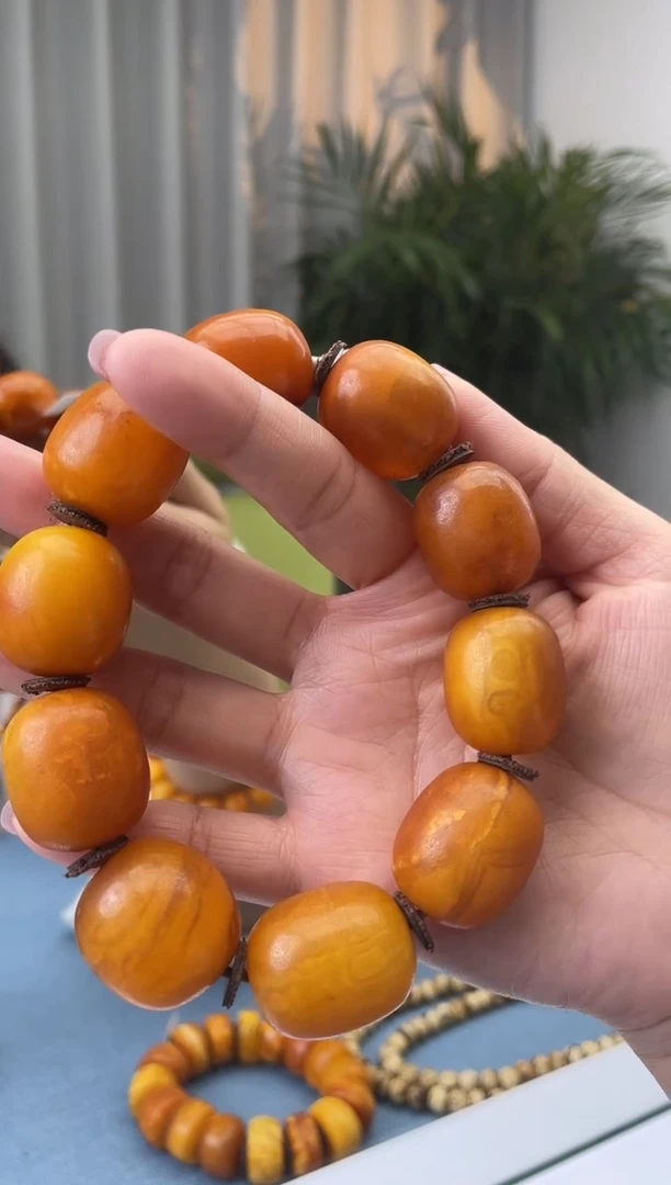 【闪购商品】蜜蜡珠宝奇石未镶嵌假一罚十，微瑕发一件076.