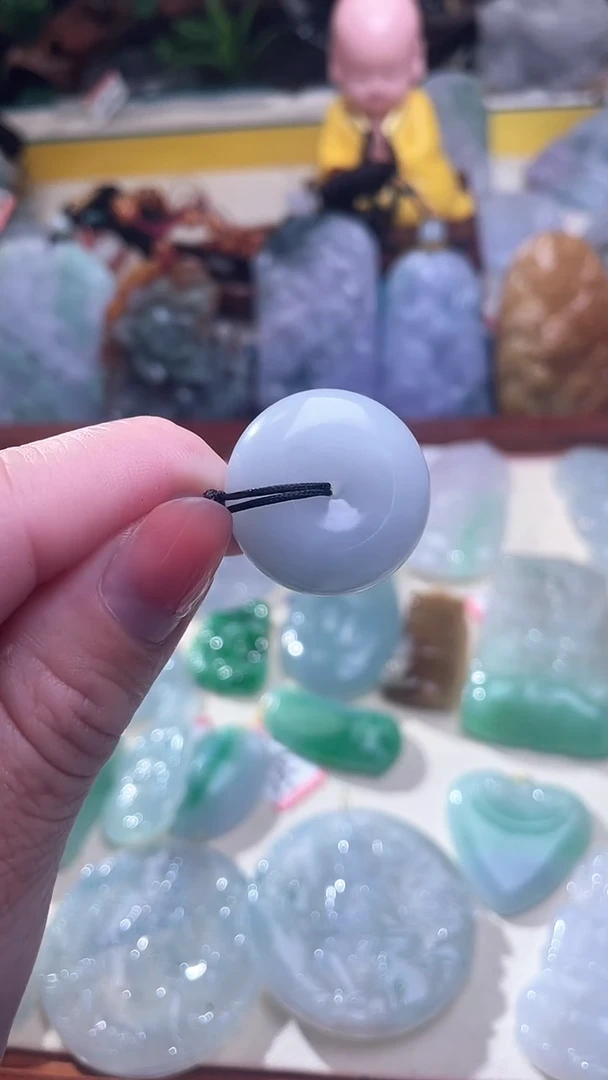 翡翠未镶嵌颈饰扣子