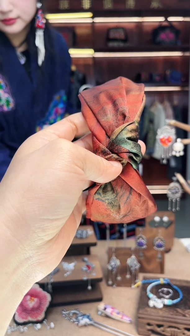 【闪购商品】织绣A07黔东南苗族刺绣