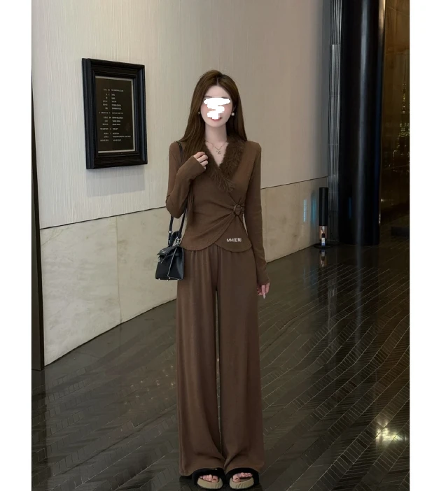 【审美偏爱】不畏风雪毛毛V领不规则收腰上衣直筒显瘦长裤套装