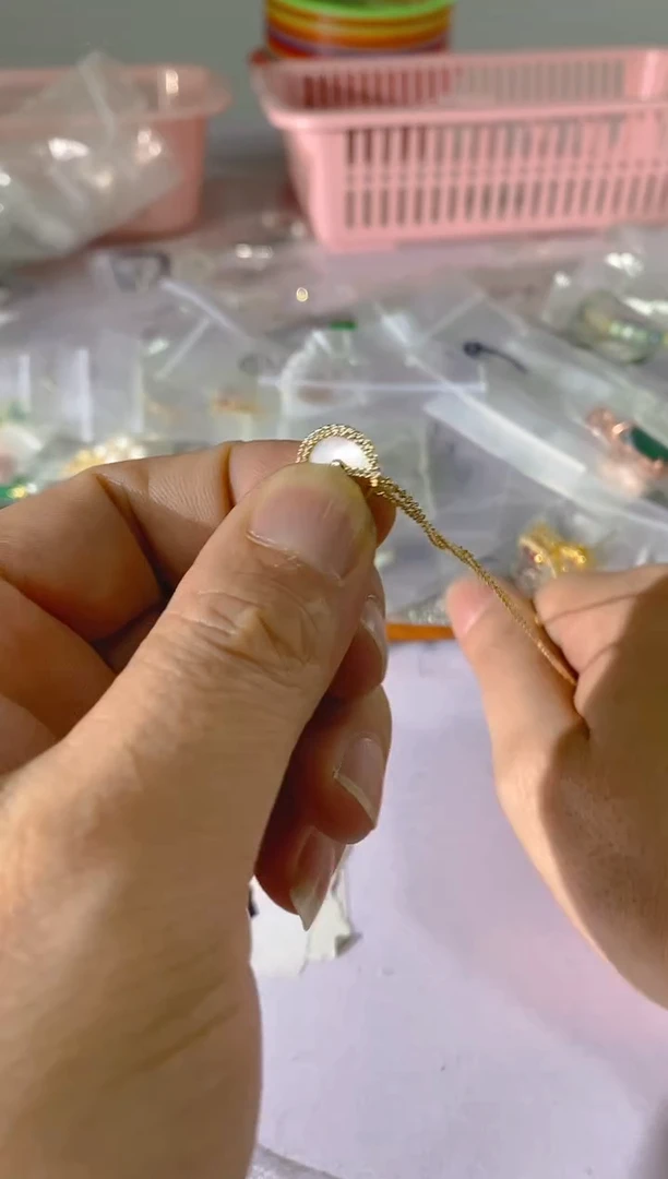 【闪购商品】水晶颈饰银S925镶嵌X165红宝，蓝宝，多样性发一件赠链