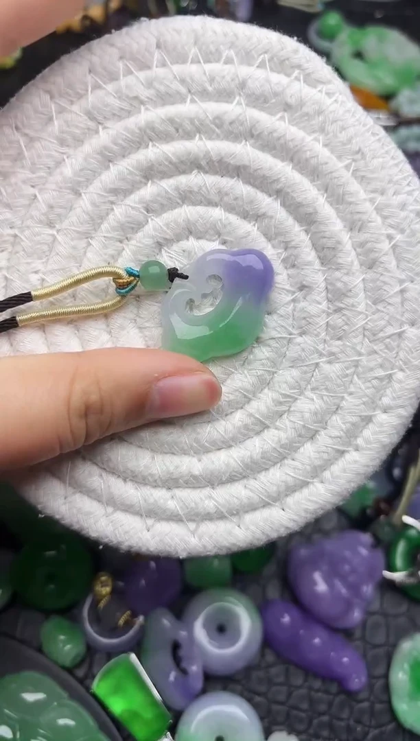 颈饰未镶嵌翡翠缅甸翡翠吊坠