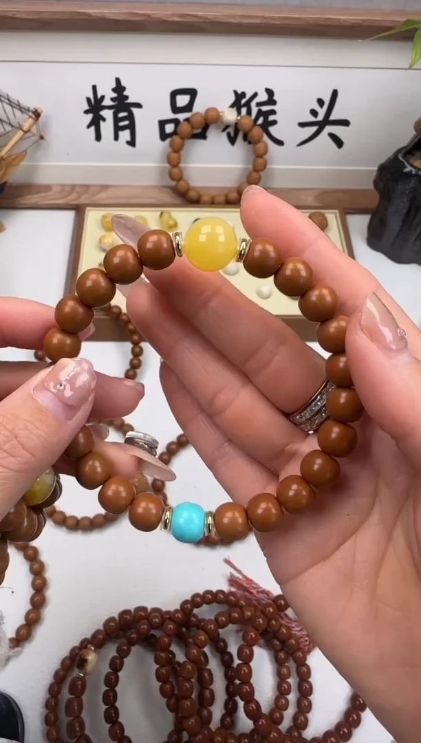 手串桃核三***89+老邢加蜡
